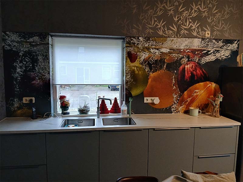 Abwaschbare Fototapete - Obst in einer Wasserlandschaft